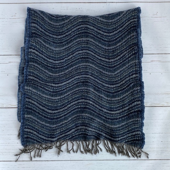 Gerard Darel Wool Scarf Shawl Short Wavy Blue Ruffled - Picture 7 of 14